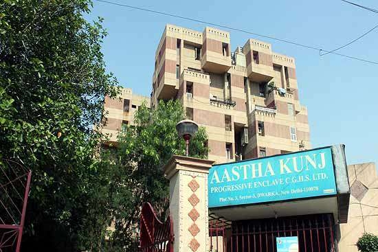 3 bhk flat for rent in Aastha Kunj Apartment